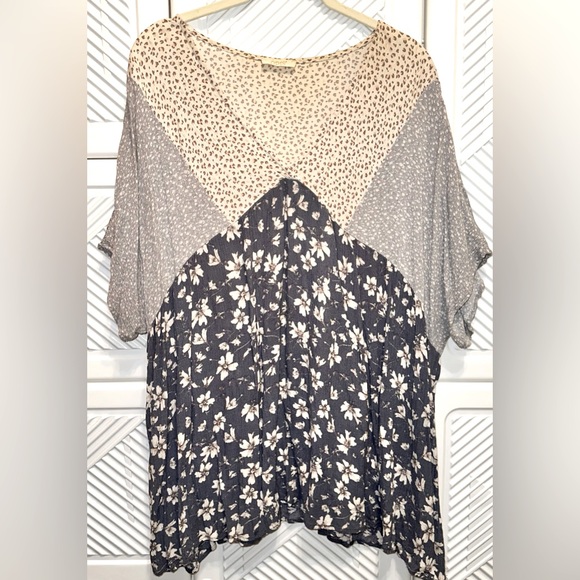 Multi-Pattern Womens Top - Picture 2 of 5